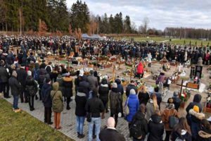 Uroczystości pogrzebowe w Koszalinie. Pochowano pięć tragicznie zmarłych nastolatek