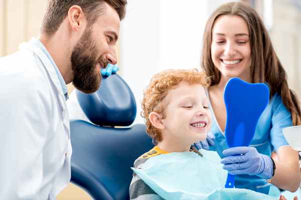 W jakim celu Po co stomatolog dentysta zatruwa zęba?