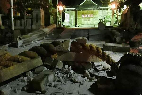 Tragedia w Japonii: Potężne trzęsienie ziemi i tsunami